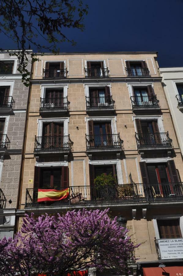 Hostal Patria Madri Exterior foto